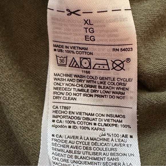 Old Navy solid‎ olive green v-neck short sleeve casual shirt women’s XL - Picture 6 of 7